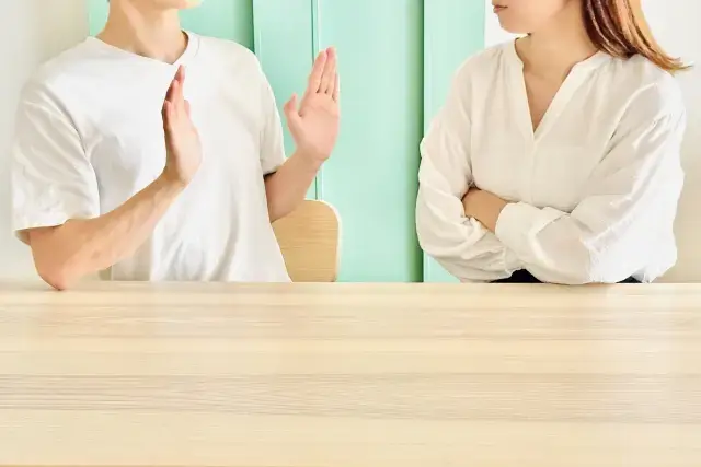 家族に伝えず非難を受けている