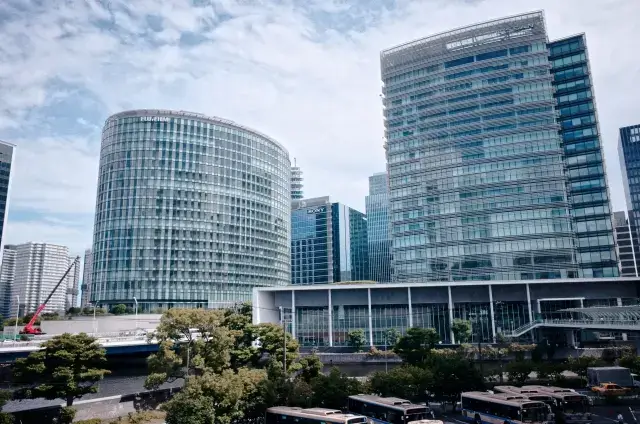 【日産も検討】本社ビル売却とリースバックの真意とは?過去事例から見る企業戦略の裏側