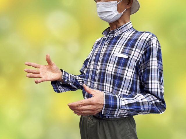 【事例１】12時間の強引な勧誘で契約、違約金を請求された（80代 男性）